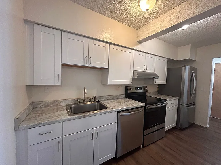 4601 S Lowell Blvd #B — Photo 7