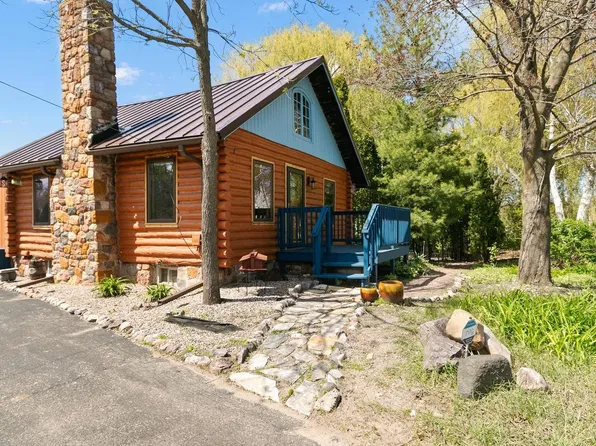 123 Willow Street, Baraboo, WI 53913