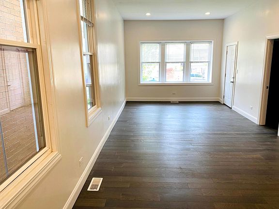4th image of 1629 N Fairfield Ave #2