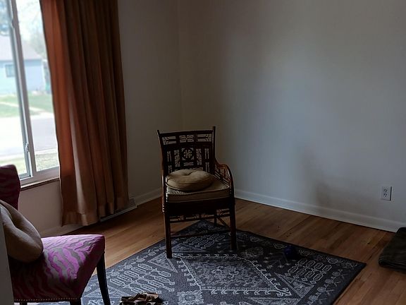 3rd image of 1530 S Quivas St