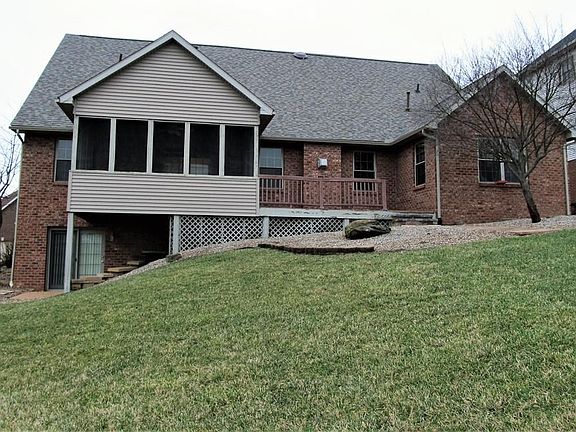 4th image of 19 Westwood Dr