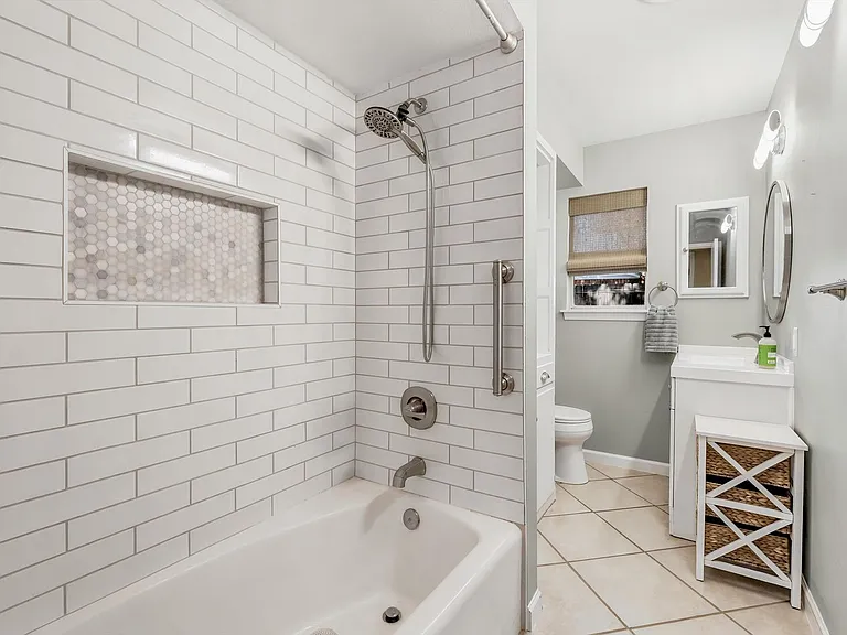 1127 Mount Rainier Dr — Photo 21