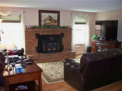 3rd image of 5030 Lincrest Pl