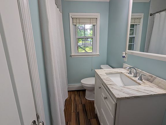 3rd image of 52 Ainsworth Ave