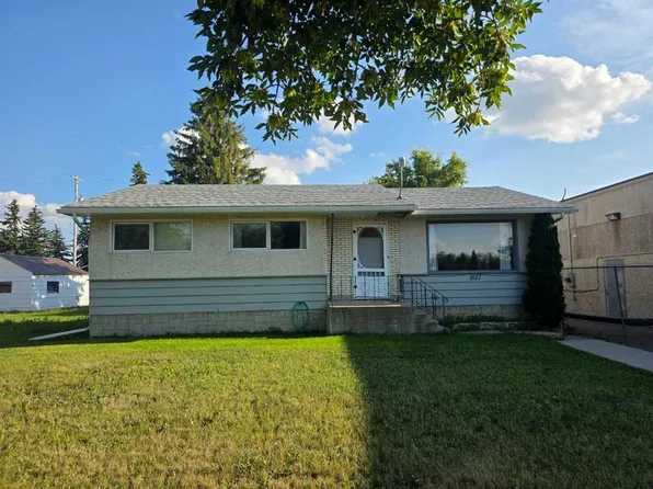 1017 N 12th Ave, Wainwright, AB T9W 1E8