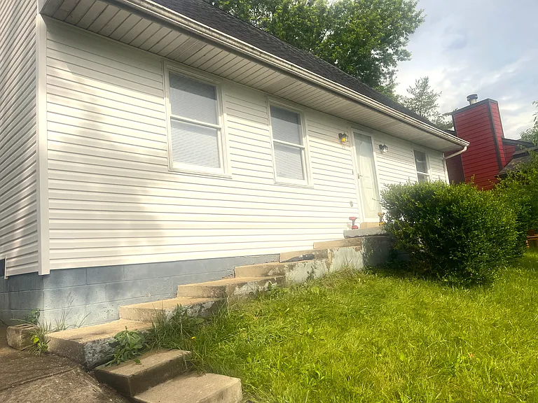 712 Troy Trl — Photo 1