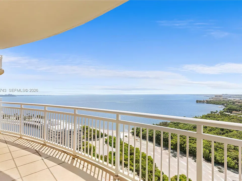 2475 Brickell Ave #2601