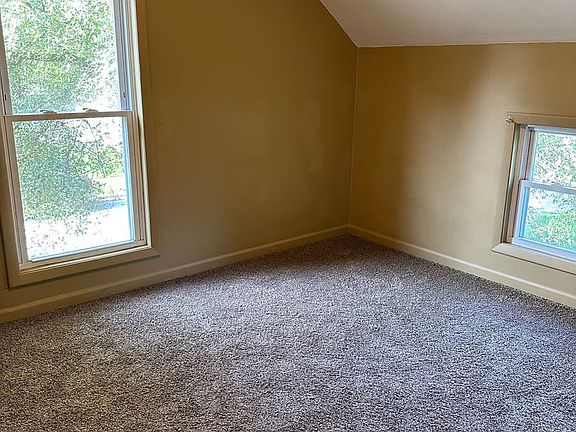 5th image of 1030 Center St