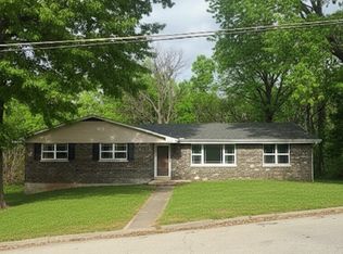 2925 Hillview Dr, Jefferson City, MO 65101