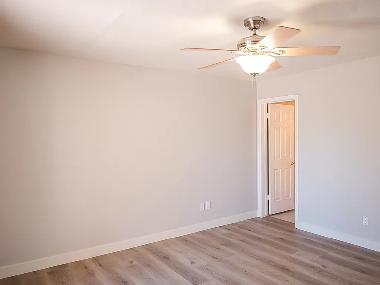 3980 E Graythorn St — Photo 43