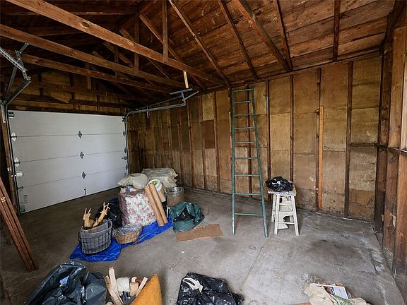 5th image of 619 E 3rd Ave