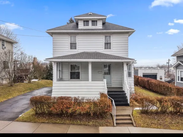 210 Bermond Ave, Endicott, NY 13760