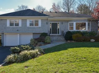 5 Old Farm Rd, Scarsdale, NY 10583