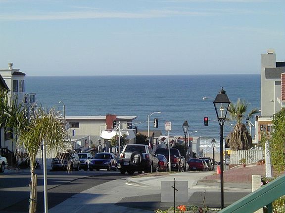3rd image of 409 Marine Ave