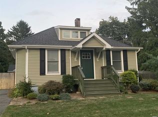 6 Adams Pl, Huntingtn Sta, NY 11746