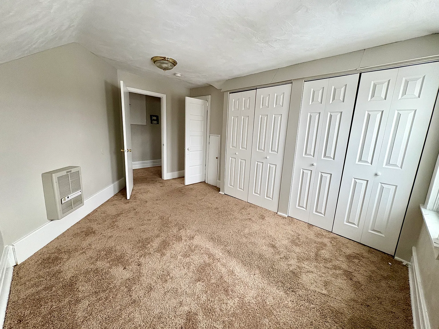 3 bed, 1200 sqft, $1,625 — Photo 4