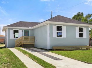 10900 Zenith St, New Orleans, LA 70127
