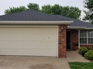 2713 N 6th St, Rogers, AR 72756