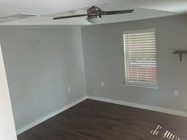 2320 Santa Rosa St — Photo 7