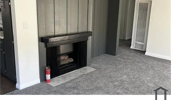 15423 Larch Ave — Photo 1
