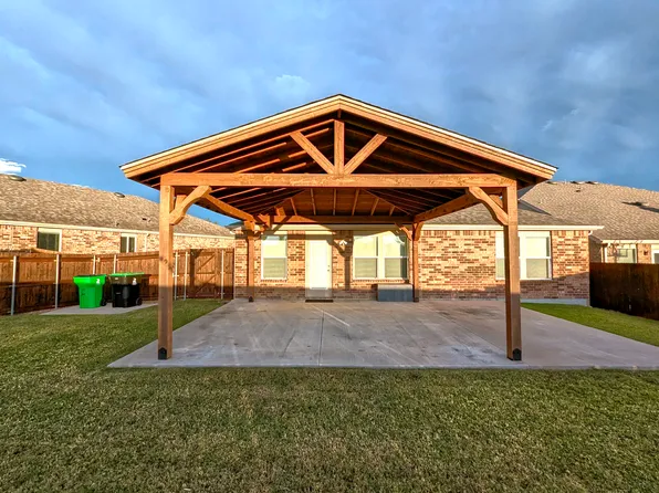704 Rivers Creek Ln, Little Elm, TX 75068