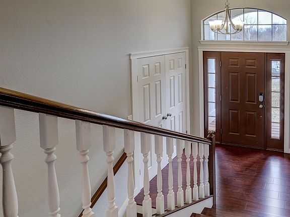 5th image of 608 Willow Ln
