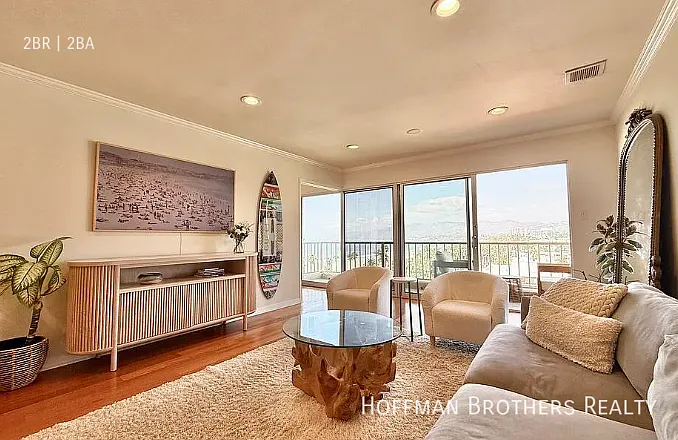 101 California Ave — Photo 2
