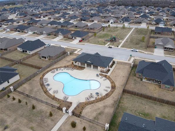 918 Hampton St, Springdale, AR 72762