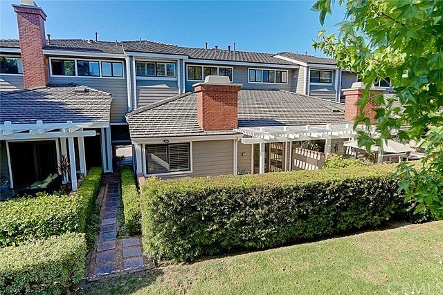 1st image of 7 Catalina Ct
