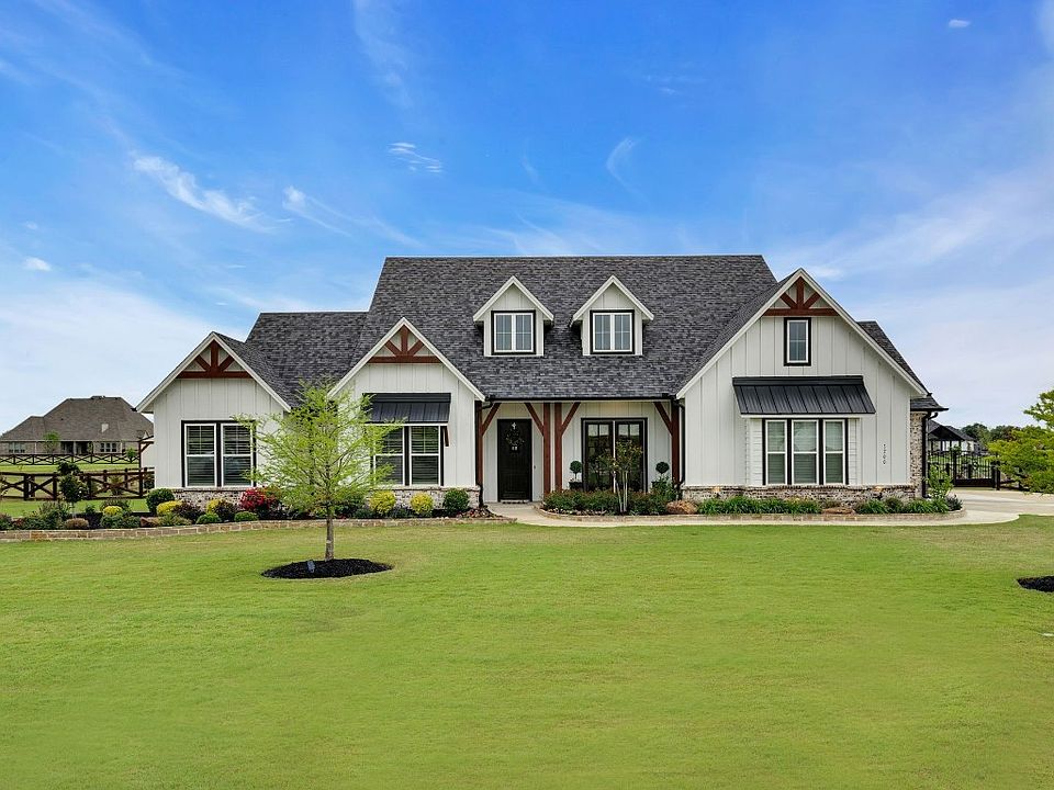 1st image of 3700 Stardust Ln