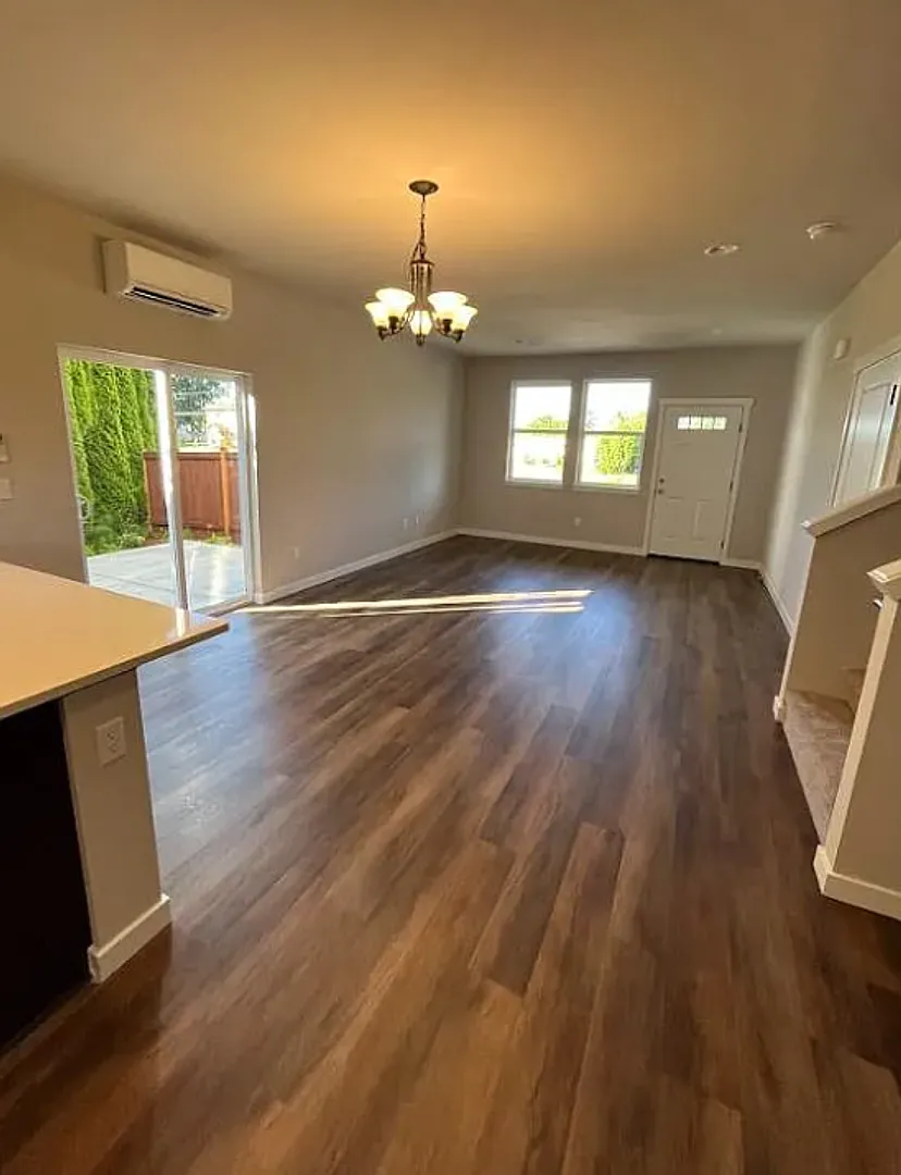2 Story Duplex | Sedro Woolley — Photo 3