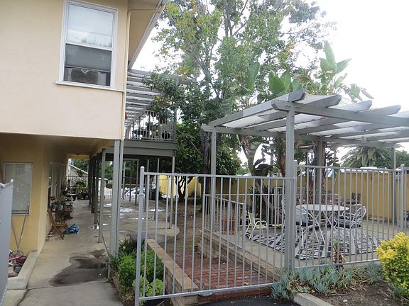 2nd image of 147 Mariposa Ave #F
