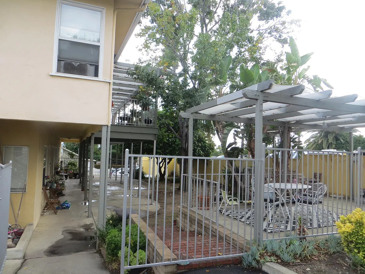 Building Photo - 147 Mariposa Ave #F