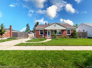 7359 McKinley Ave, Center Line, MI 48015