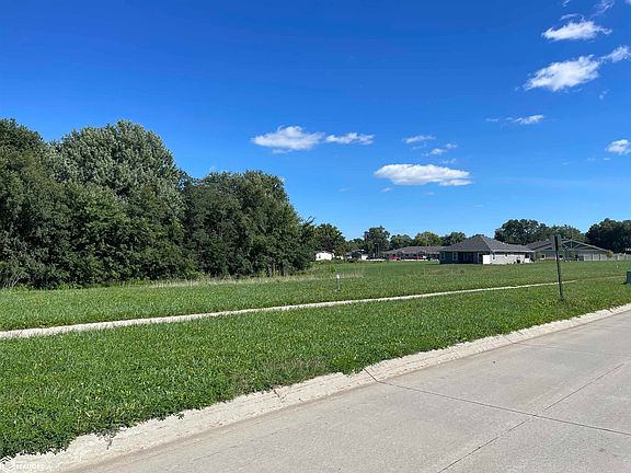 3rd image of 310 Gary Scull Dr