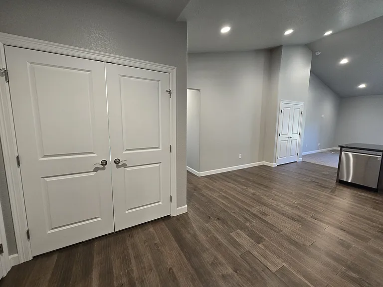 538 Brecken Ct — Photo 6