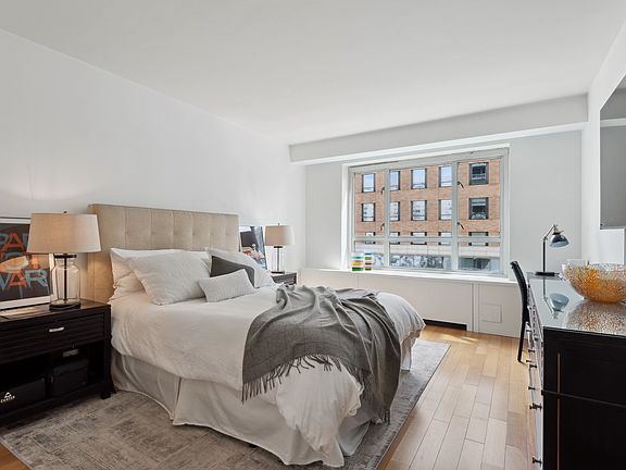 4th image of 200 E 66th St APT E0903