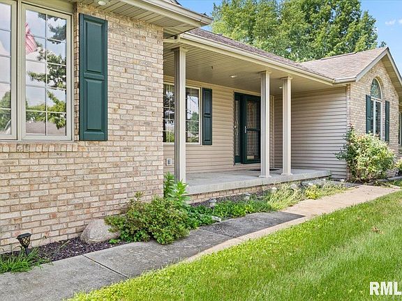 4th image of 1 Brook Ln
