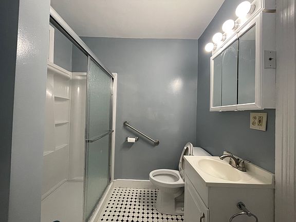 Full Bathroom -1