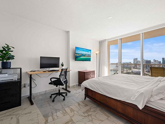 5th image of 1750 N Bayshore Dr Unit 5212