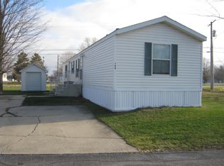 148 Meadows, Nappanee, IN 46550