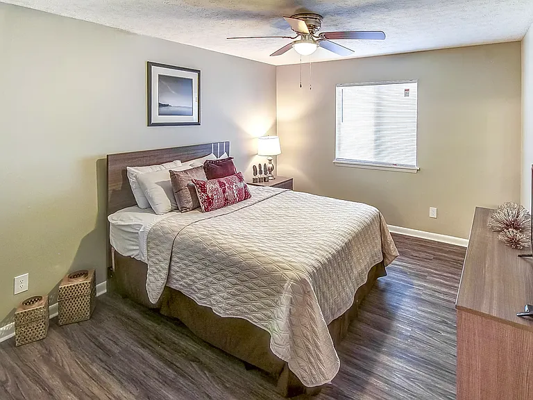 Meadow Pointe Apartments — Photo 8