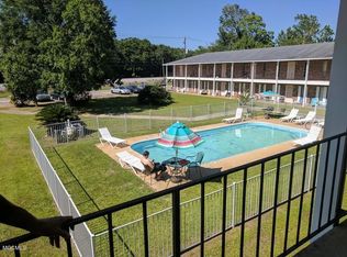 227 Palmetto Ln, Gulfport, MS 39507