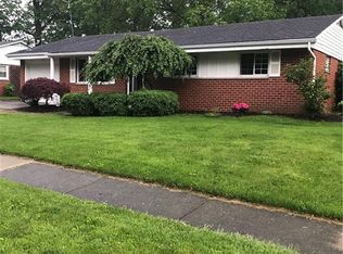 4819 Mapleview Dr, Vermilion, OH 44089