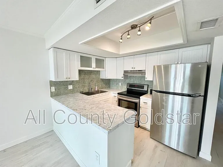 4410 Warren Ave #104 — Photo 4