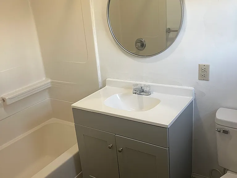 43 S Washington St #3 — Photo 3