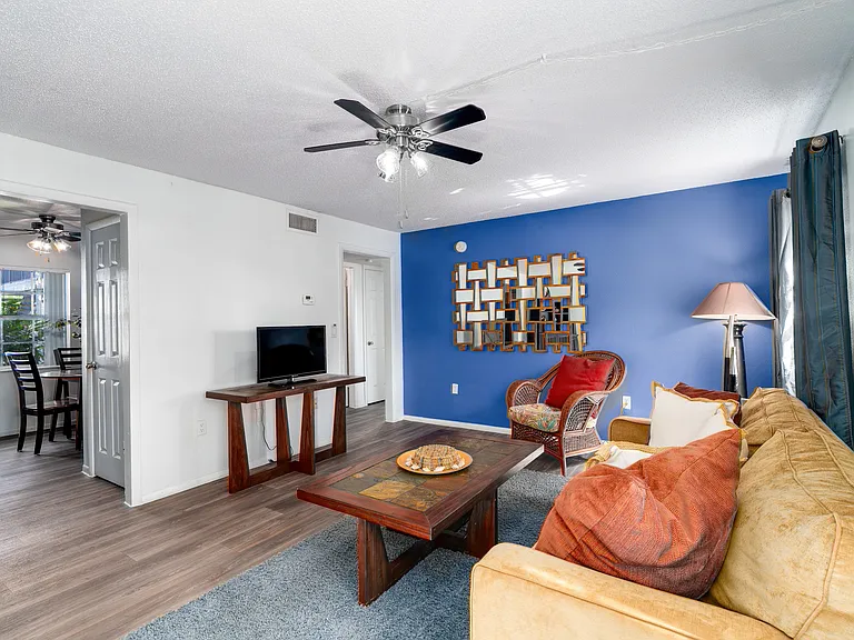 La Aloma Apartments — Photo 25