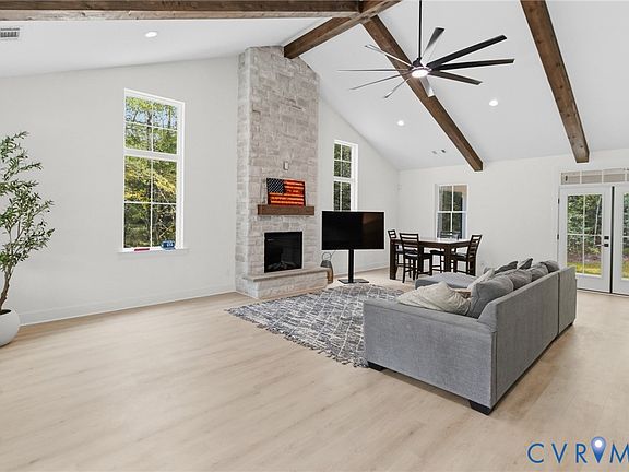 3rd image of 34356 Chinquapin Rd
