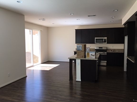 4th image of 26835 Albion Way
