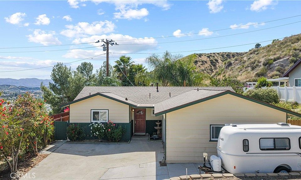 1st image of 27951 Carvel Dr
